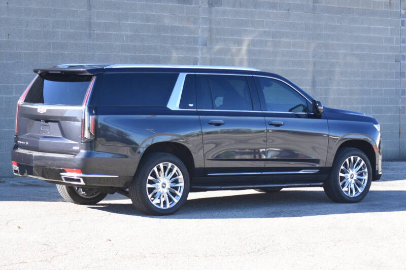 2022 Cadillac Escalade ESV Premium Luxury photo 9