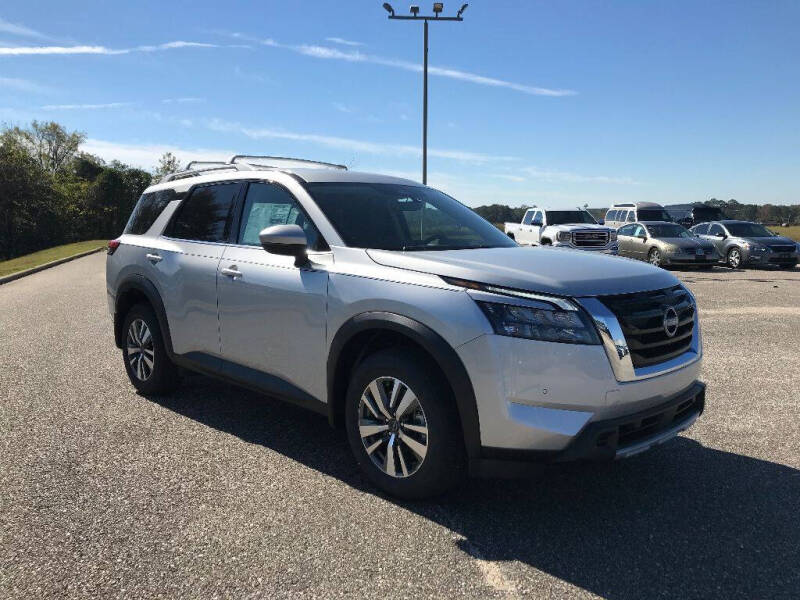 2025 Nissan Pathfinder SL