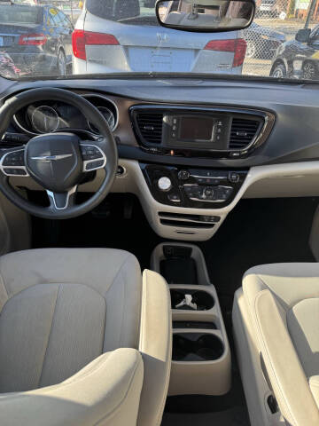 2017 Chrysler Pacifica LX