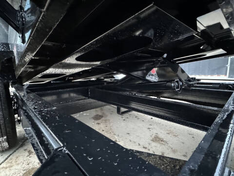 2024 Iron Bull Trailers 83"X12' Dump