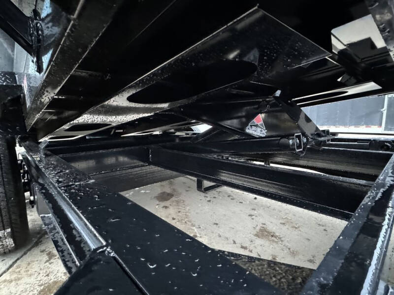 2024 Iron Bull Trailers 83"X12' Dump