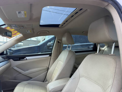 2012 Volkswagen Passat SE PZEV