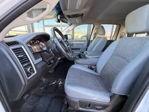 2017 RAM 1500 SLT