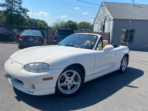 2000 Mazda MX-5 Miata for sale at LARIN AUTO in Norwood MA
