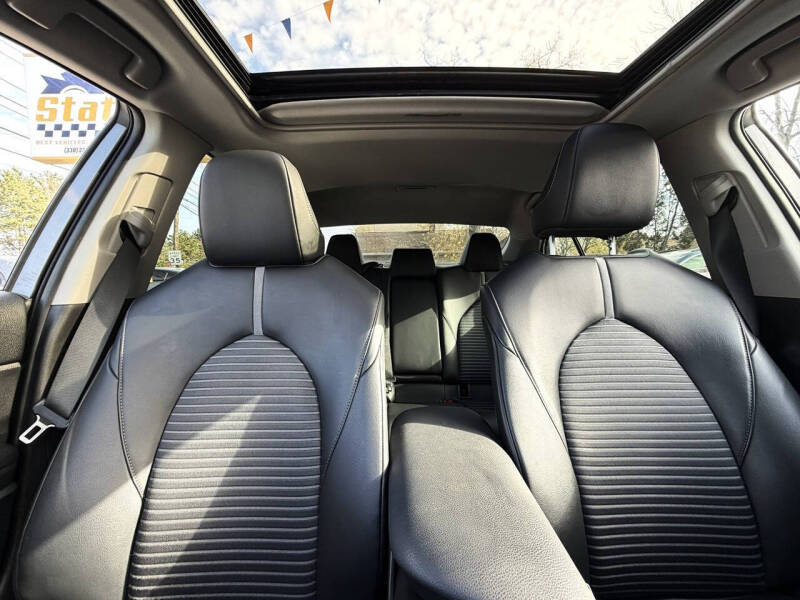 2023 Toyota Camry Hybrid SE