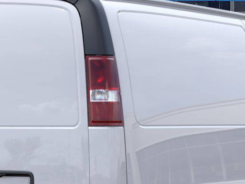 2025 Chevrolet Express 2500
