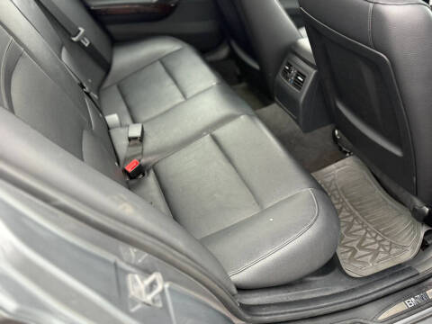 2011 BMW 3 Series 328i