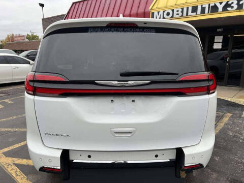 2021 Chrysler Pacifica Touring L