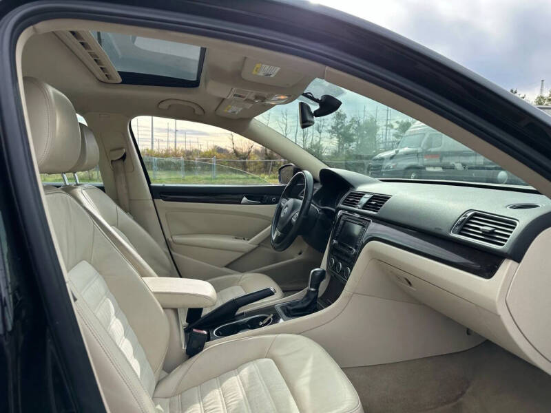 2015 Volkswagen Passat 1.8T SEL Premium