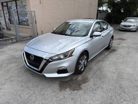 2020 Nissan Altima for sale at United Quest Auto Inc in Hialeah FL