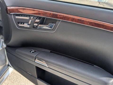 2009 Mercedes-Benz S-Class S 550 4MATIC