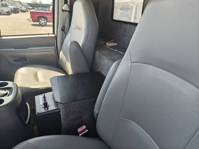 2004 Ford E-Series E-250