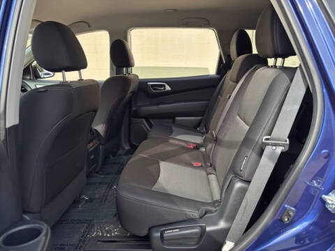 2020 Nissan Pathfinder S