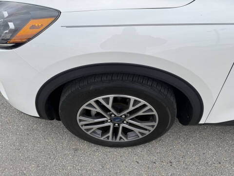 2020 Ford Escape SEL