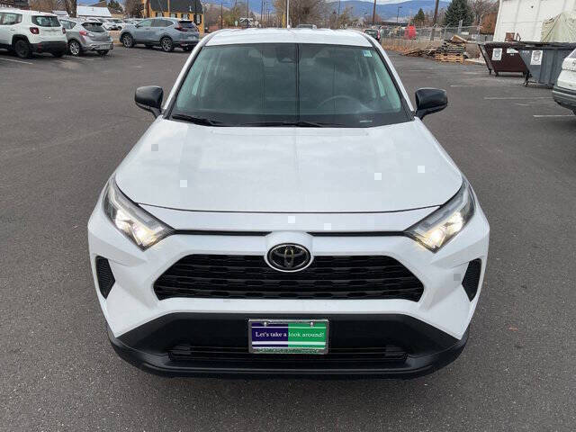 2023 Toyota RAV4 LE