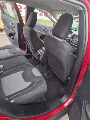 2016 Jeep Cherokee Sport