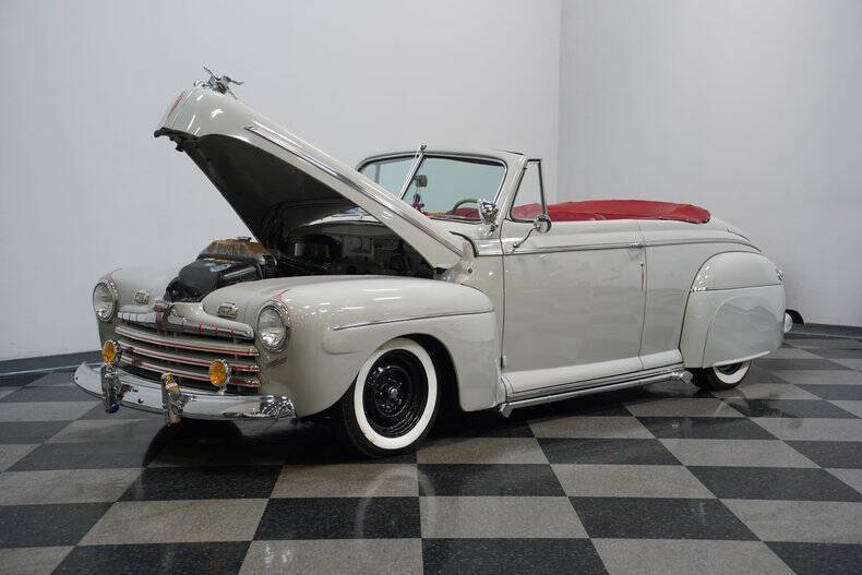 1946 Ford Super Deluxe