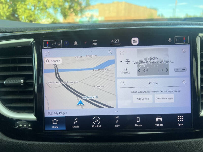 2022 Chrysler Voyager LX