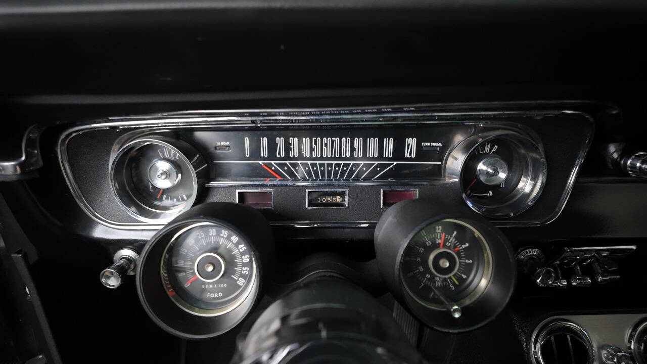 1965 Ford Mustang 35