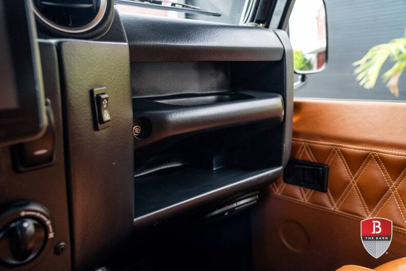 1987 Land Rover Defender