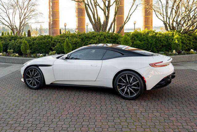 2019 Aston Martin DB11 2