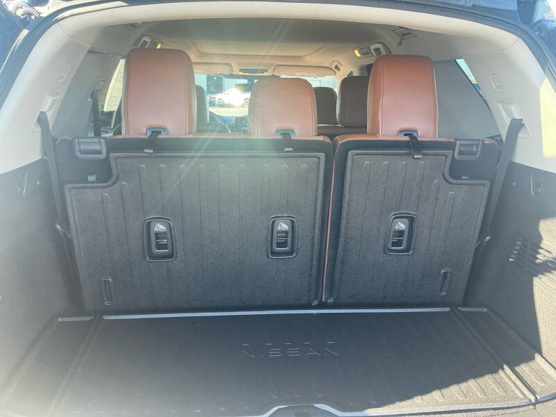 2023 Nissan Pathfinder Platinum