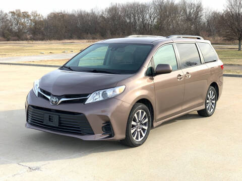 2020 Toyota Sienna for sale at JB Motors in Kansas City MO