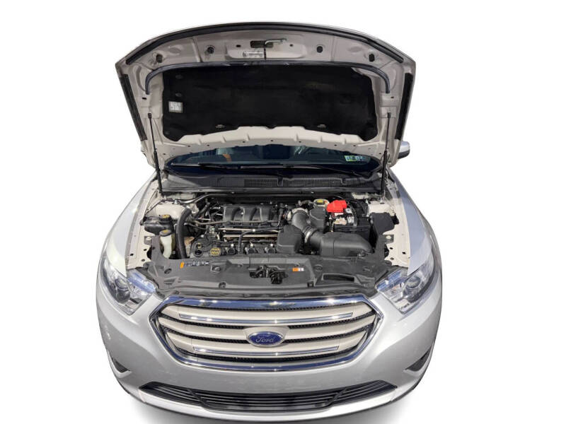 2017 Ford Taurus SEL