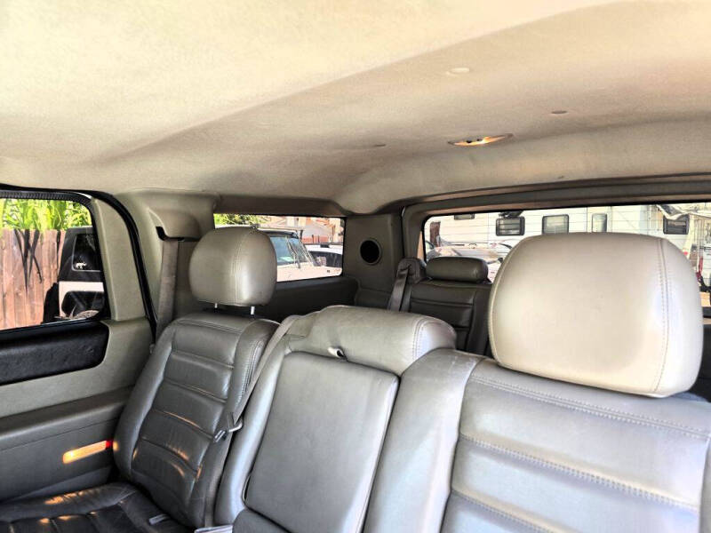 2004 HUMMER H2