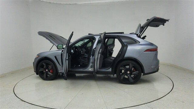 2022 Jaguar F-PACE SVR