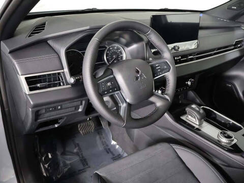 2026 Mitsubishi Outlander LE