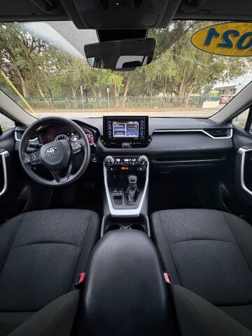 2021 Toyota RAV4 XLE