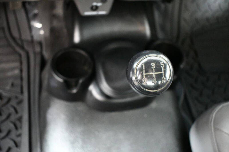 2003 Mazda Truck B2300