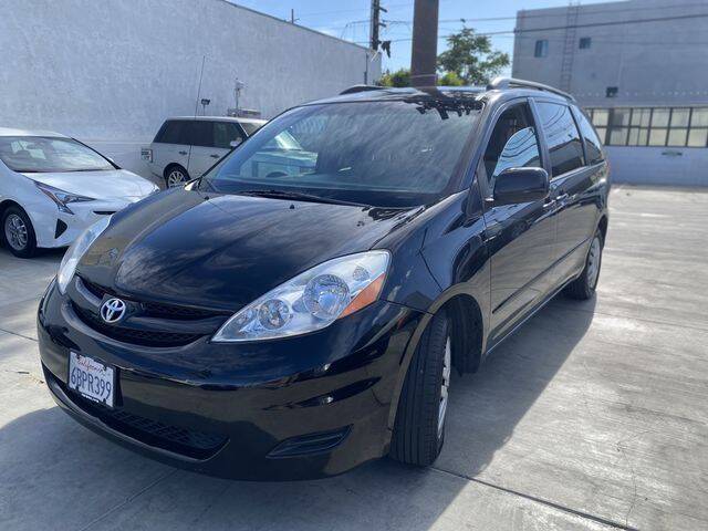 2008 Toyota Sienna for sale at Hunter's Auto Inc in North Hollywood CA