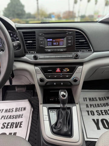 2017 Hyundai Elantra SE