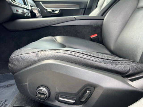 2020 Volvo V90 Cross Country T6