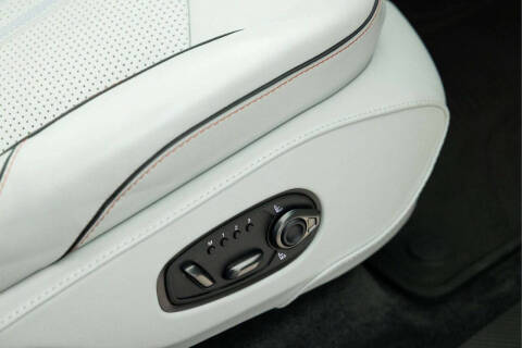 2025 Aston Martin DBX 707