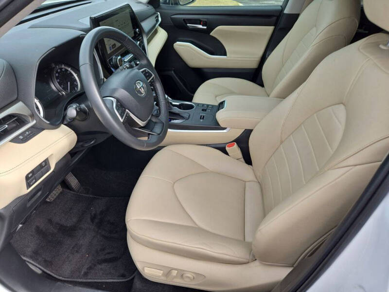 2023 Toyota Highlander XLE