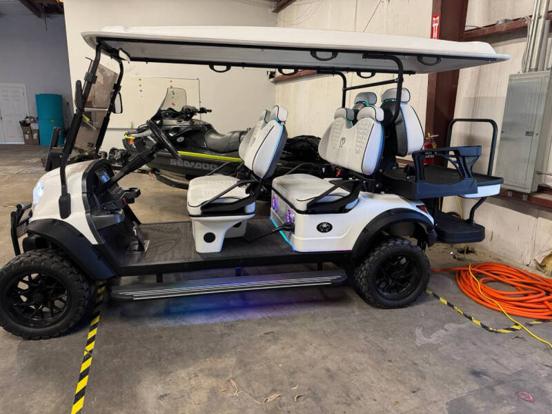 2023 VENOM 4 SEATER CUSTOM GOLF CART