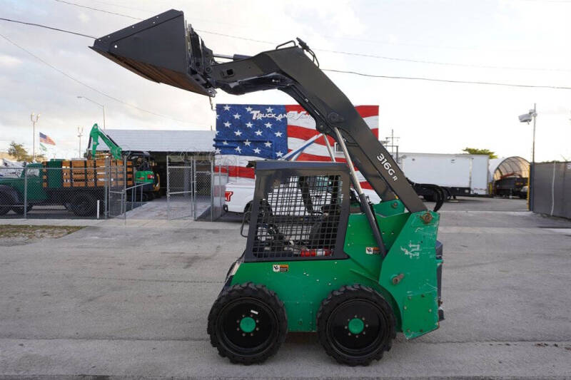 2018 John Deere 316gr