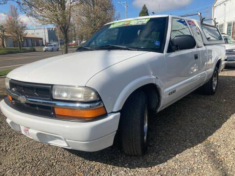 2000 Chevrolet S-10 for sale at M AND S CAR SALES LLC in Independence OR