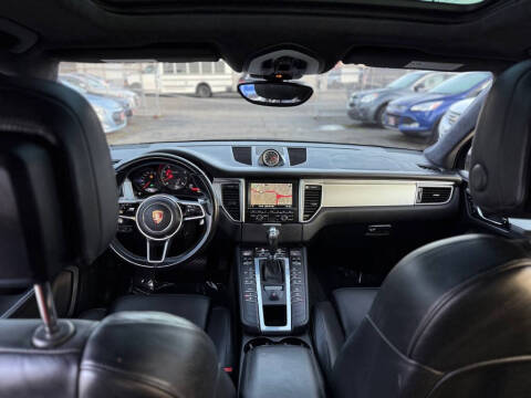 2015 Porsche Macan Turbo