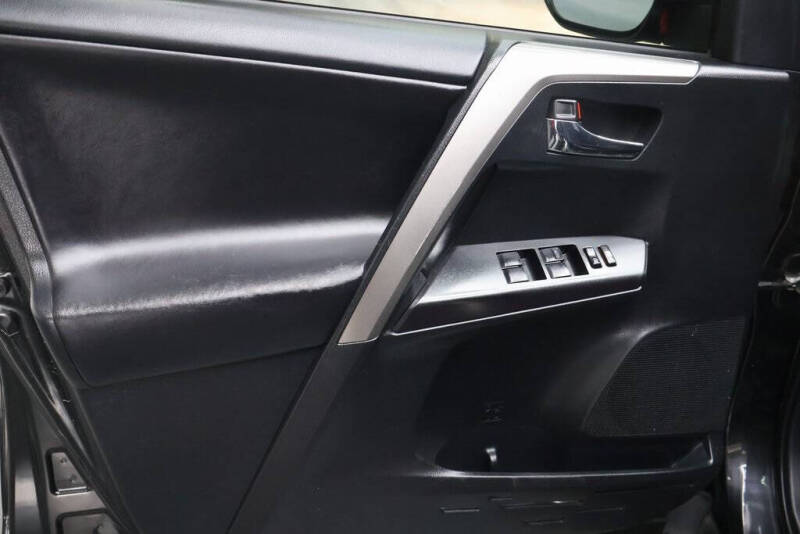 2018 Toyota RAV4 Hybrid XLE