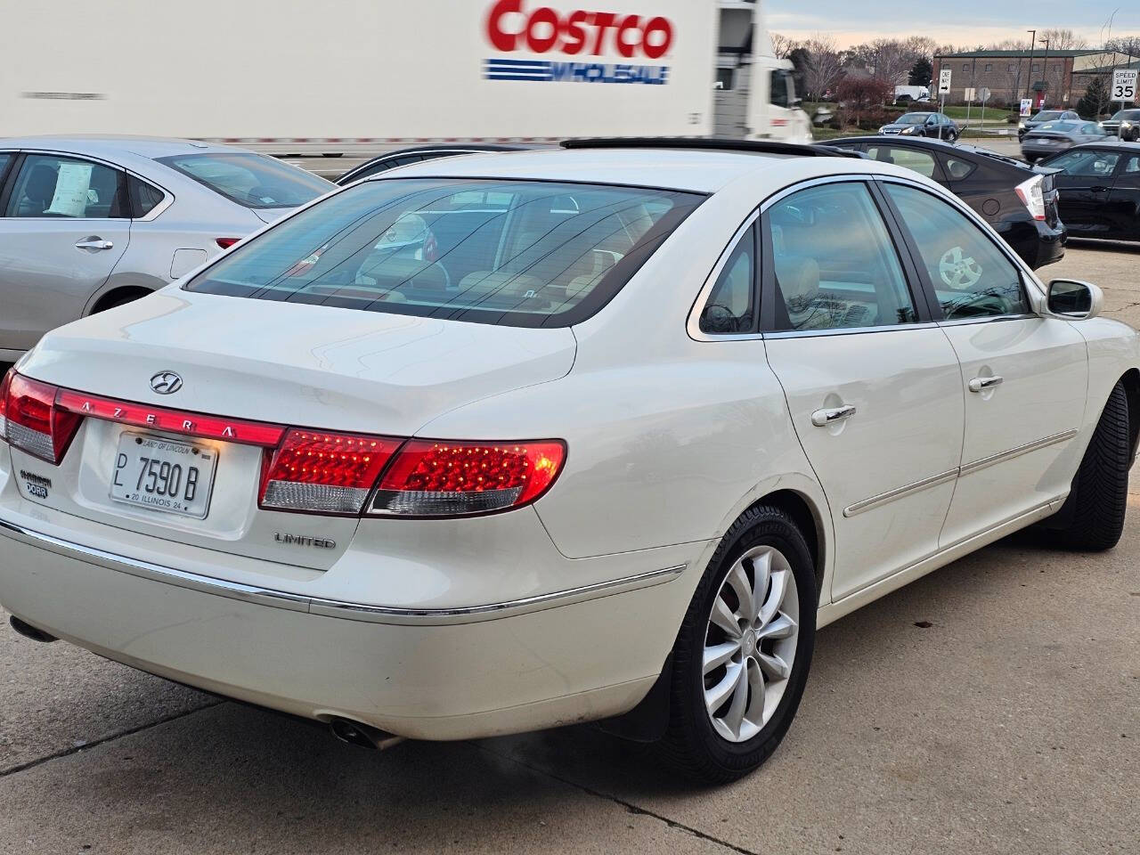 2006 Hyundai Azera for sale at Quantum Auto Co in Plainfield, IL