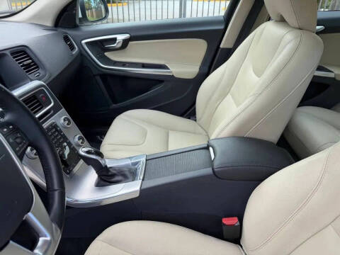 2017 Volvo V60 T5 Premier