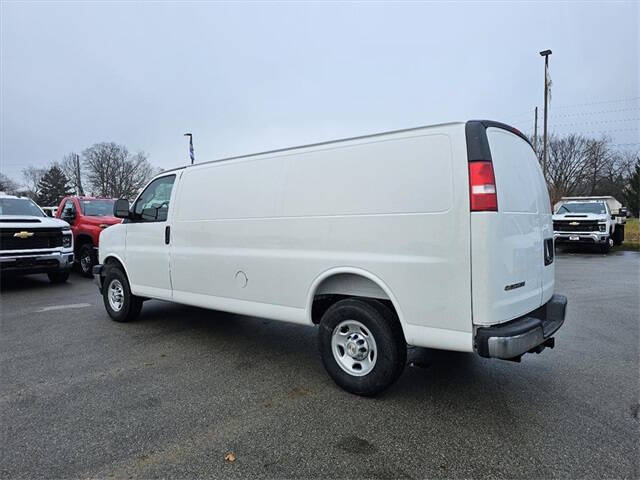 2025 Chevrolet Express 3500
