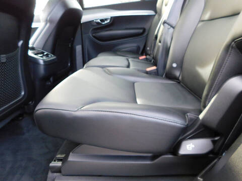 2021 Volvo XC90 T5 Momentum