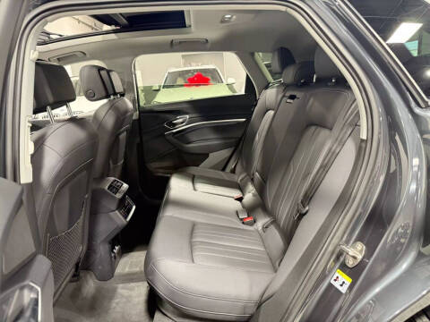 2019 Audi e-tron quattro Premium Plus