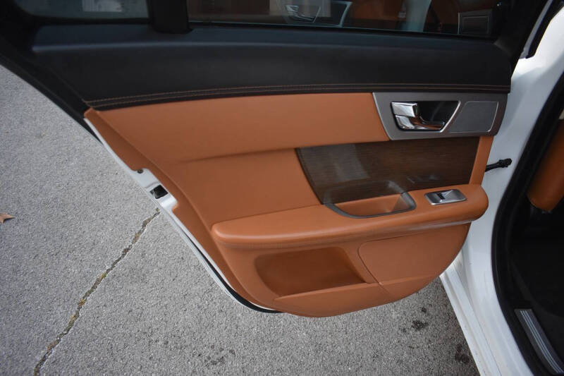 2015 Jaguar XF 5.0 Supercharged