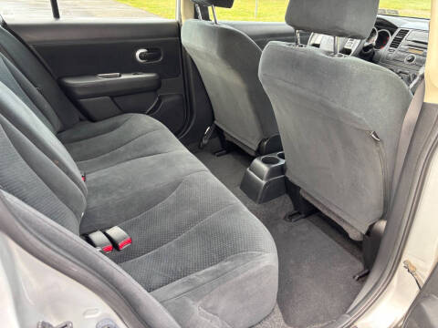 2011 Nissan Versa 1.8 S